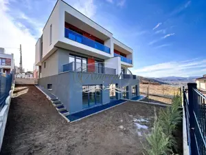 Duplex premium, zona Razoare