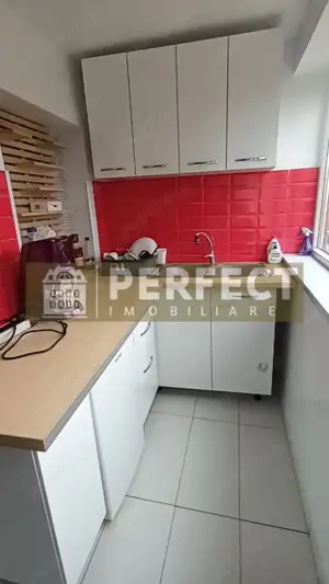 Casa la 10 km de Ploiesti la doar   65.000 euro - imagine 2