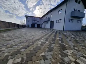 De închiriat: Clădire multifuncțională 1.050 mp   Burdujeni, Suceava