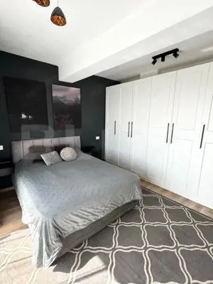 Apartament tip penthouse de vanzare, 2 camere, terasa, zona Coresi