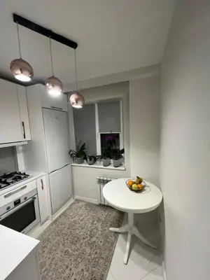 de vanzare 2 camere zona Girocului