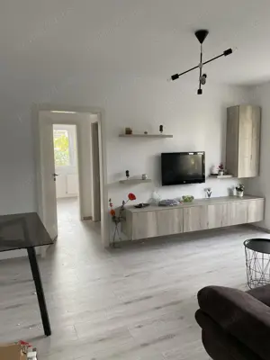 Apartament 2 camere modern,renovat -de inchiriat   Astra Brasov - imagine 2