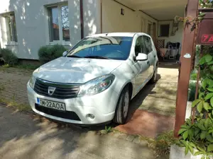 Dacia Sandero 2009 Laureate alb revopsire recenta, 190.000 km, prim proprietar, 8 x roti