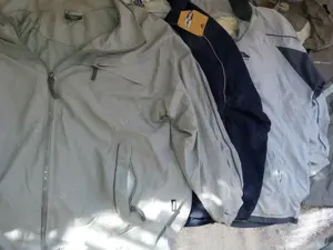 Bluze trening Adidas bleumarin tercot, 2 buzunare cu fermoare, lungime 66 cm, latime 56 cm - imagine 2