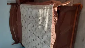 Garnitură de pat, brodată, nouă.