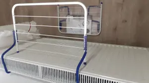 Uscător rufe, terasă, calorifer.