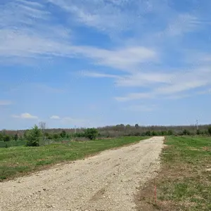 Teren Sabareni intravilan 400 m2 langa padure - imagine 8