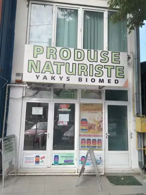 INCHIRIEZ spatiu comercial ultracentral 40 mp