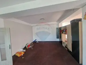 Spațiu generos in Piatra Neamt - perfect pentru afacerea ta - imagine 16