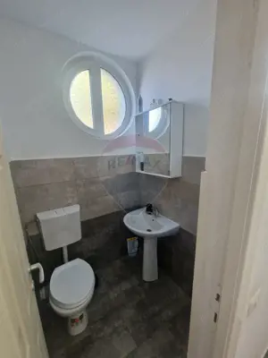 Spațiu generos in Piatra Neamt - perfect pentru afacerea ta - imagine 7