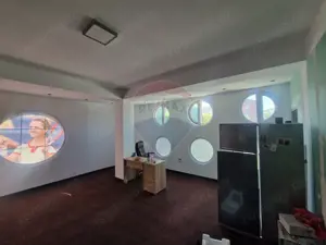 Spațiu generos in Piatra Neamt - perfect pentru afacerea ta - imagine 18