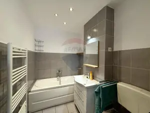 Apartament spațios de 2 dormitore + living open space - imagine 10