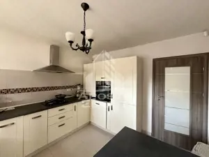 Jumatate de duplex modern cu 4 camere, Dumbravita - imagine 9