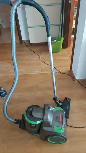 Aspirator cu filtrare prin apa BEKO 750W - imagine 2