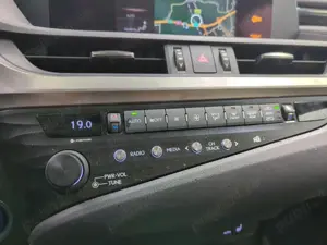 Lexus Seria ES 300h, CAP. CIL.-  2.5 Hybrid, 222CP, An- 2019. - imagine 10 Lexus Seria ES 300h, CAP. CIL.-  2.5 Hybrid, 222CP, An- 2019. - imagine 10