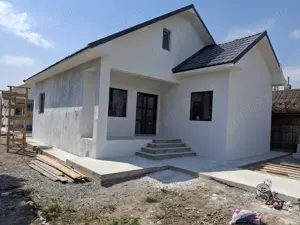 Vindem Casa in Lumina