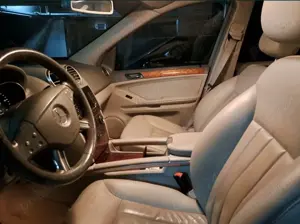Proprietara, vand Mercedes-Benz M-Class ML 320 CDI 4 MATIC 2006 - interior Piele, cutie automata