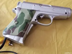 Pistol electronic Panther pentru jocuri