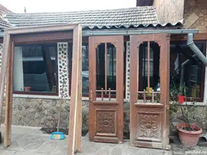 usi vechi vechi sculptate 