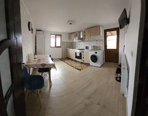 Casă de vânzare - 3 dormitoare, salon spațios, anexă și teren generos - 648 mp - imagine 3