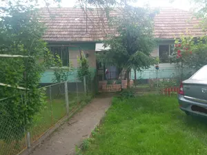 Casă bătrânească de vânzare   locuința ideală pentru liniște și natură  - imagine 3