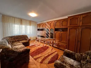 Apartament cu 3 camere, centrala proprie, zona Soarelui