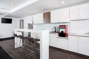 Spațiu de birou privat pentru 1 persoană în Charles de Gaulle Plaza