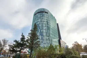 Spațiu de birou privat pentru 3 persoane în Charles de Gaulle Plaza - imagine 7