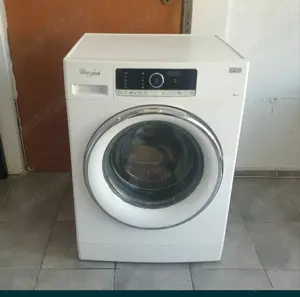 Whirlpool    capacitate 9 kg. Impecabilă 