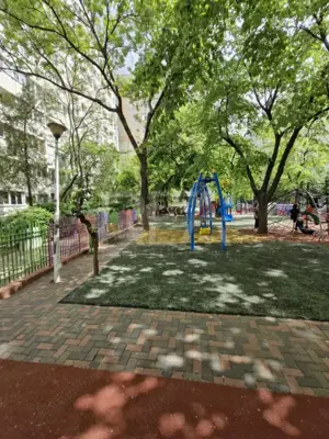 Apartament cu 3 camere de vânzare lângă Park Lake la 130000 de euro