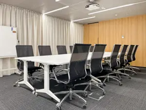 Spațiu de birou privat pentru 3 persoane în Regus Green Gate - imagine 7