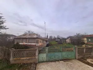 Crevedia - Darza , teren si casa batraneasca - imagine 5