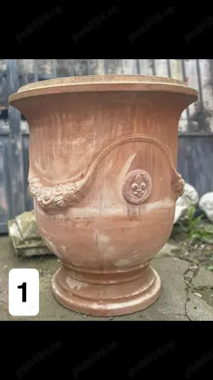 Vase ceramice din Italia