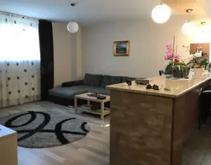 Închiriez garsoniera 