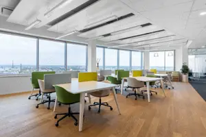Acces all-inclusive la un spațiu de birou profesional pentru 15 persoane în Regus Sun Business Centr