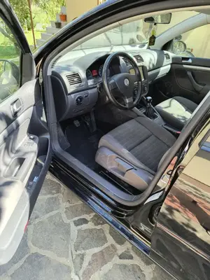 Vind VW Golf 5 Anu 2008,1,4,Benzina,,80, Cp Euro 4 - imagine 6 Vind VW Golf 5 Anu 2008,1,4,Benzina,,80, Cp Euro 4 - imagine 6