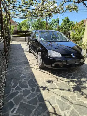 Vind VW Golf 5 Anu 2008,1,4,Benzina,,80, Cp Euro 4 - imagine 3 Vind VW Golf 5 Anu 2008,1,4,Benzina,,80, Cp Euro 4 - imagine 3