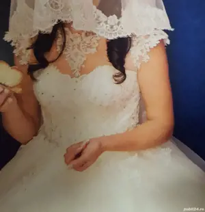 Vand rochie de mireasa