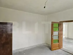 Casa de vanzare cu 3 camere, 2050 mp, zona Tatarasti - imagine 5