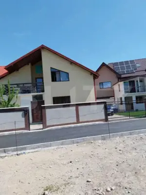 Casa de vanzare cu 5 camere, 200 mp, zona Micro 3 - imagine 2