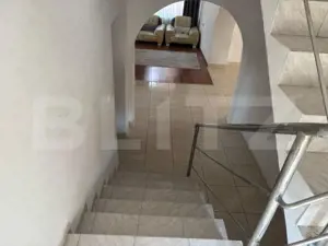 Casa de vanzare cu 5 camere, 200 mp, zona Micro 3 - imagine 13