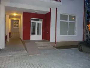 Proprietar inchiriez birou 50 mp