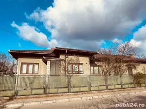 Vând - Casă in Câmpina, Prahova - 4 camere - Academia de Politie