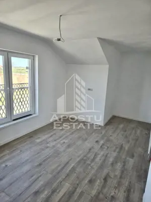Duplex modern 4 camere la asfalt cu toate utilitatile - Mosnita Noua
