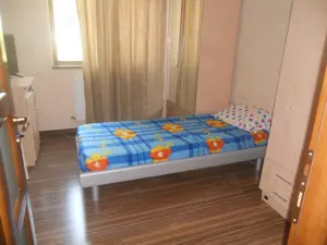 Zona Bradet -etajul 1-mobilat - imagine 3 Zona Bradet -etajul 1-mobilat - imagine 3