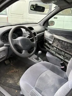 Dezmembrez Renault Clio 1.4 16v cutie automata - imagine 5