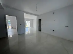 Casa cu 5 camere, 3 bai si garaj in Dumbravita  - imagine 6