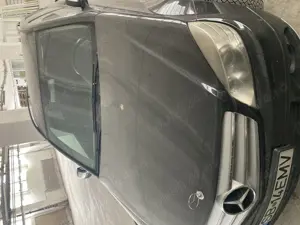 Vânzare Mercedes și Ford kuga