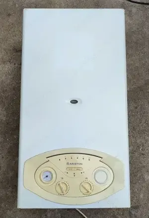 Dezmembrez Centrala Termica Ariston BS II 24 FF Pe Piese