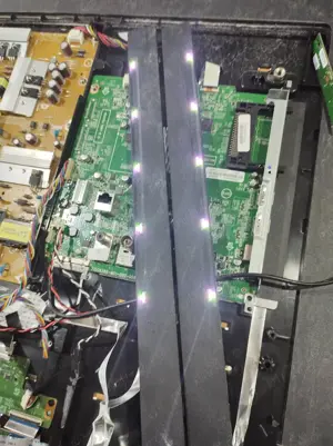 Dezmembrez tv Philips 47pfk6559 - imagine 3